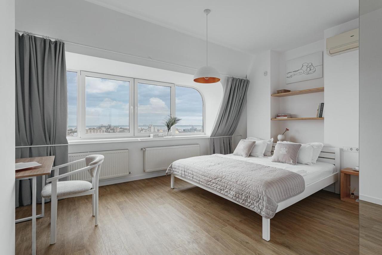 Royal Sky Apartments Odessa Esterno foto