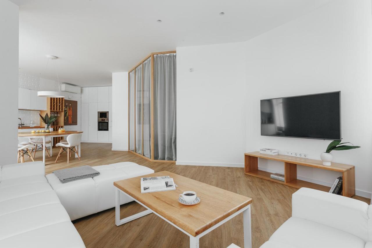 Royal Sky Apartments Odessa Esterno foto